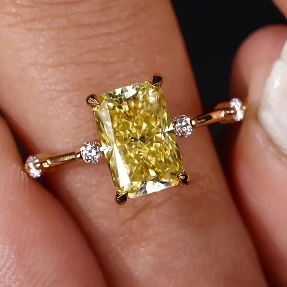 Jewelry - Exquisite Inlaid Rectangular Yellow Synthetic Ring- NIP